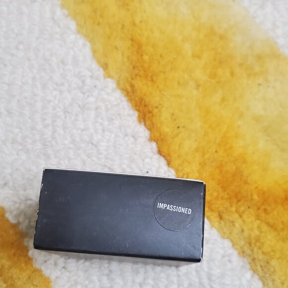 MAC Solar Bits Pearlized Pigment Clusters โ Impassioned - Picture 2 of 2